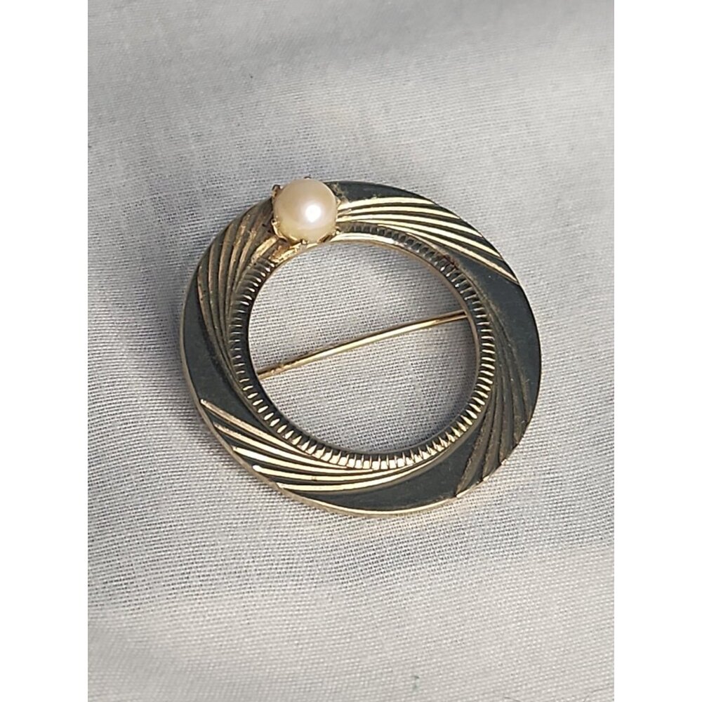 VTG Round Open Circle Gold Tone Faux Pearl Brooch Pin Textured Scarf Glasses